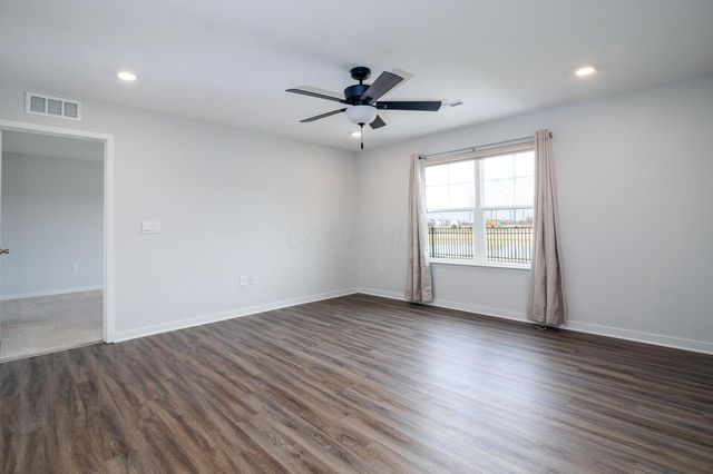 11 Sawmill Drive, Ashville, OH 43103