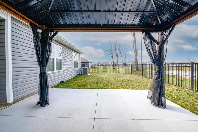 11 Sawmill Drive, Ashville, OH 43103