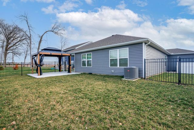 11 Sawmill Drive, Ashville, OH 43103