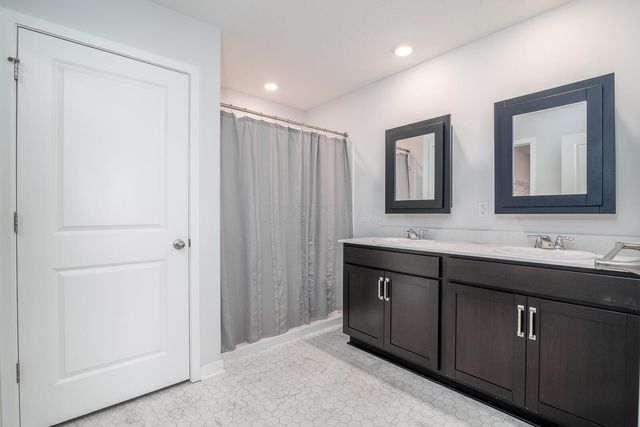 11 Sawmill Drive, Ashville, OH 43103