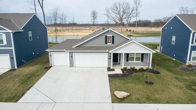 11 Sawmill Drive, Ashville, OH 43103