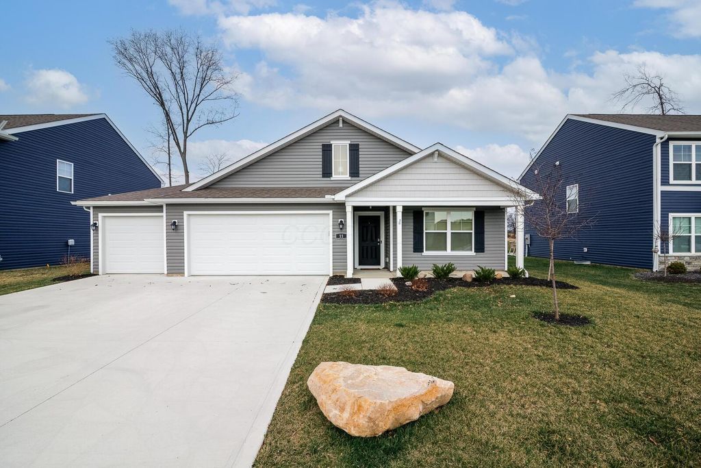 11 Sawmill Drive, Ashville, OH 43103