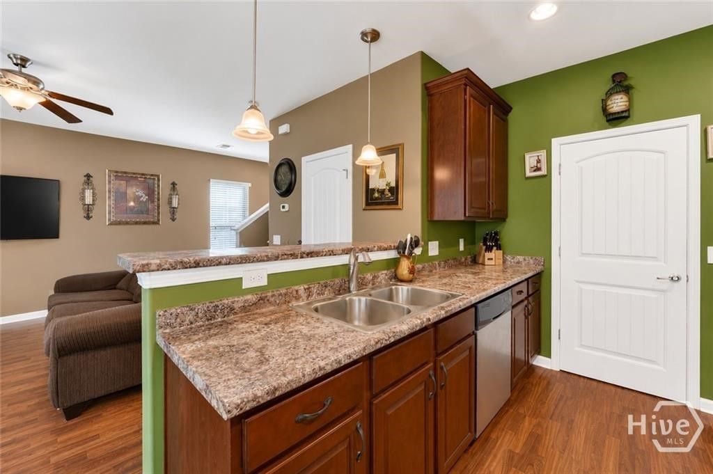 Image 10 of property listing at 282 Willow Point Circle, Savannah, GA 31407
