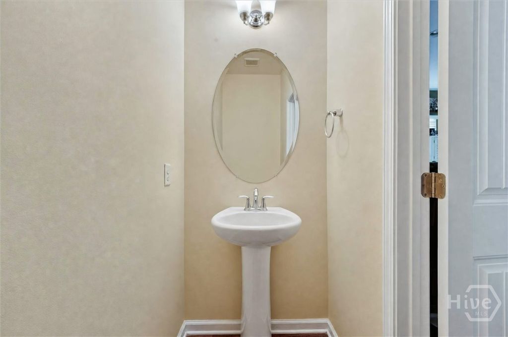 Image 17 of property listing at 282 Willow Point Circle, Savannah, GA 31407