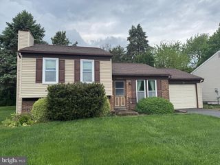 2804 PEBBLEBROOK DRIVE, Lancaster, PA 17601