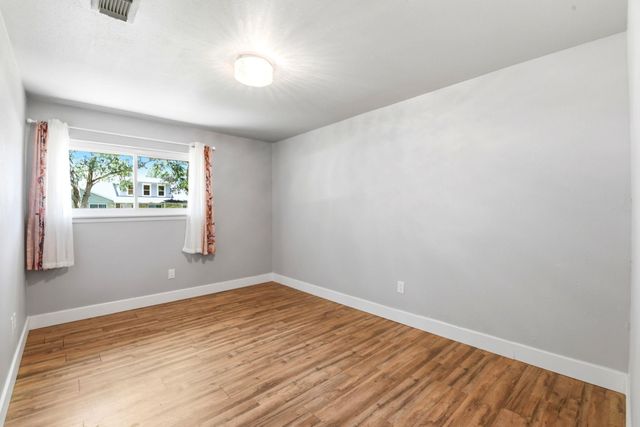 101 W Larkspur Drive, Alvin, TX 77511