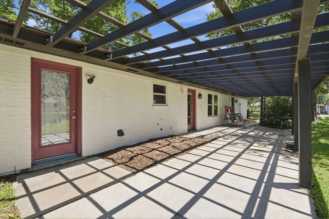101 W Larkspur Drive, Alvin, TX 77511