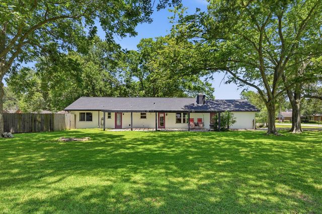 101 W Larkspur Drive, Alvin, TX 77511