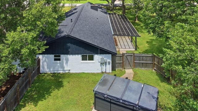 101 W Larkspur Drive, Alvin, TX 77511