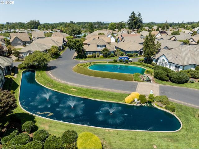 1880 LAKE COVE Ave, Eugene, OR 97408