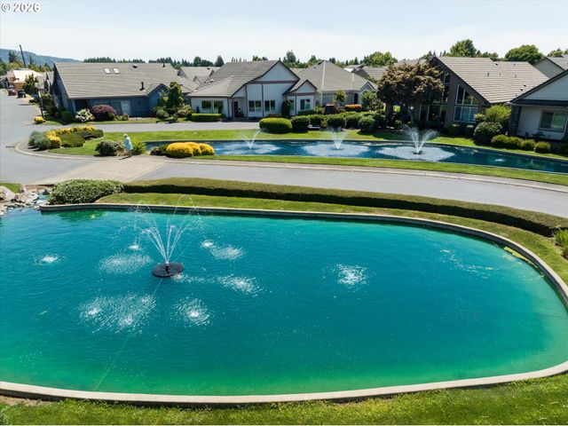 1880 LAKE COVE Ave, Eugene, OR 97408