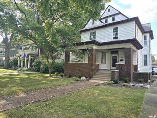 704 WASHINGTON Street, Pekin, IL 61554