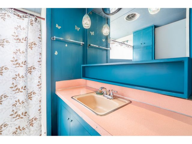 2400 Se STRATUS Ave 32, Mc Minnville, OR 97128