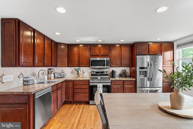 2500 STONEYBROOK LN, Drexel Hill, PA 19026