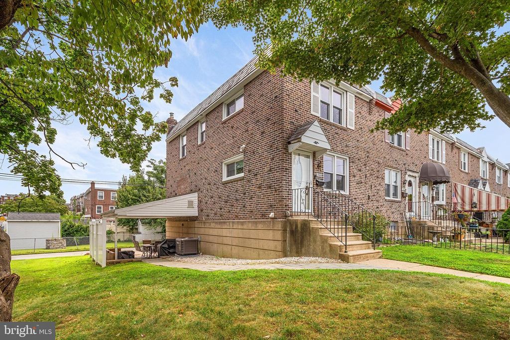 2500 STONEYBROOK LN, Drexel Hill, PA 19026
