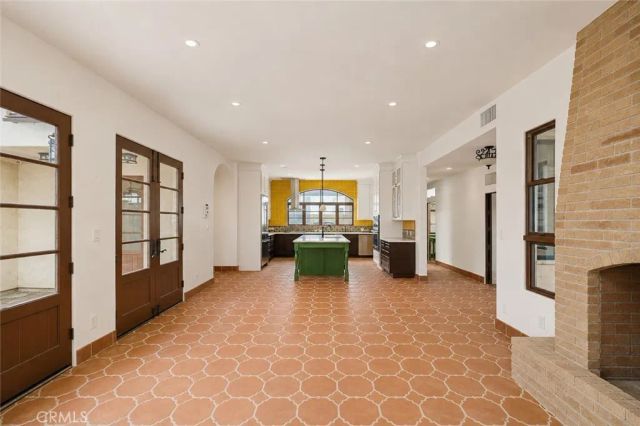 2426 Sierra, Upland, CA 91784