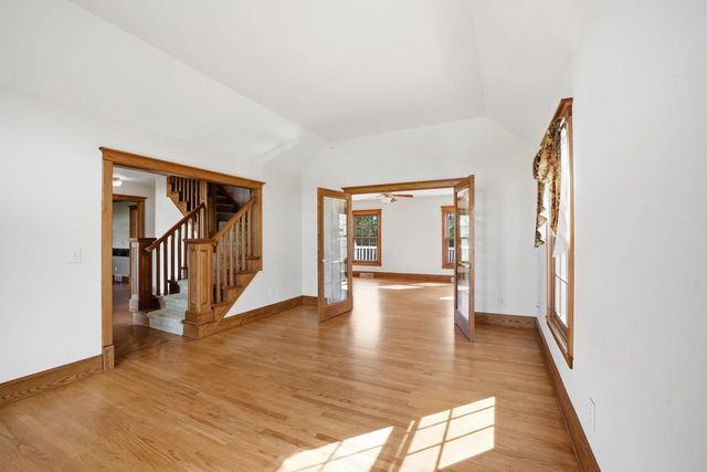 211 Erin COURT, West Bend, WI 53095