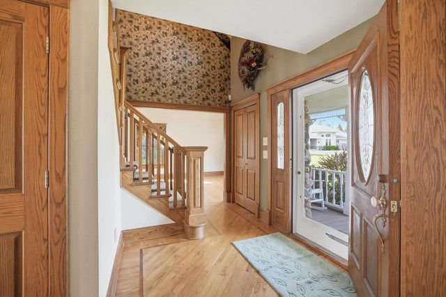 211 Erin COURT, West Bend, WI 53095