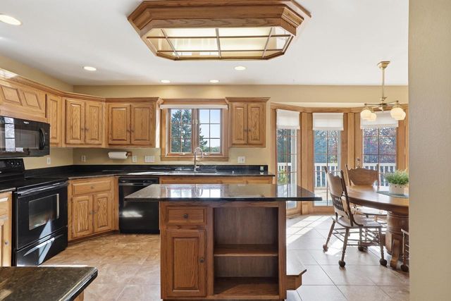 211 Erin COURT, West Bend, WI 53095