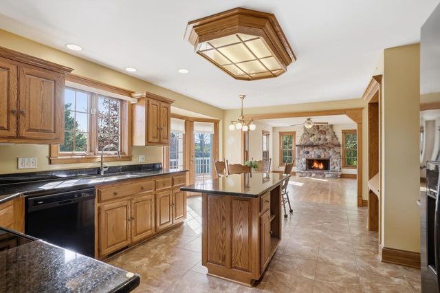 211 Erin COURT, West Bend, WI 53095
