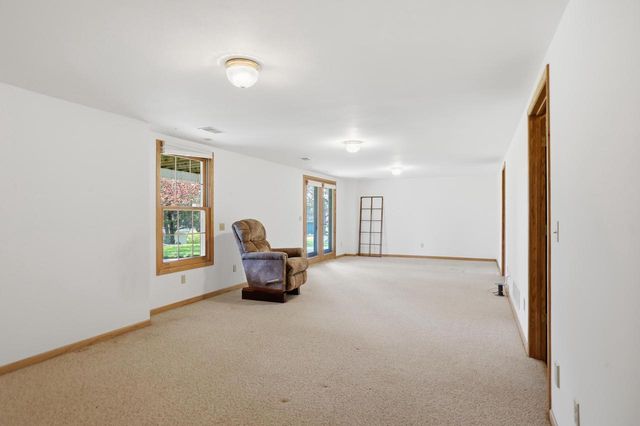 211 Erin COURT, West Bend, WI 53095
