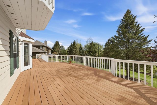 211 Erin COURT, West Bend, WI 53095