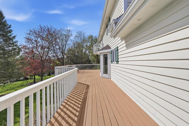 211 Erin COURT, West Bend, WI 53095