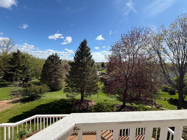 211 Erin COURT, West Bend, WI 53095