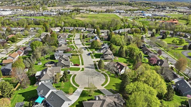 211 Erin COURT, West Bend, WI 53095
