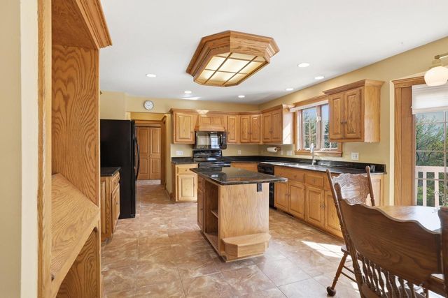 211 Erin COURT, West Bend, WI 53095