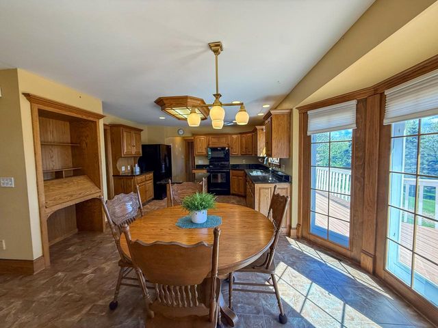 211 Erin COURT, West Bend, WI 53095
