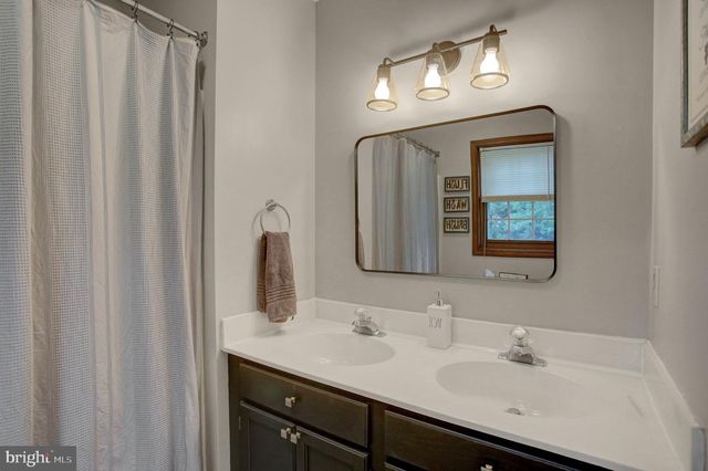 2597 WHITE CHURCH RD, Chambersburg, PA 17202