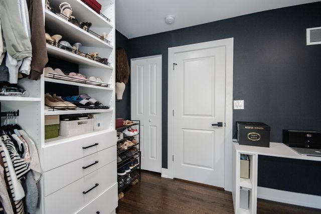 6630 N Trumbull Avenue, Lincolnwood, IL 60712