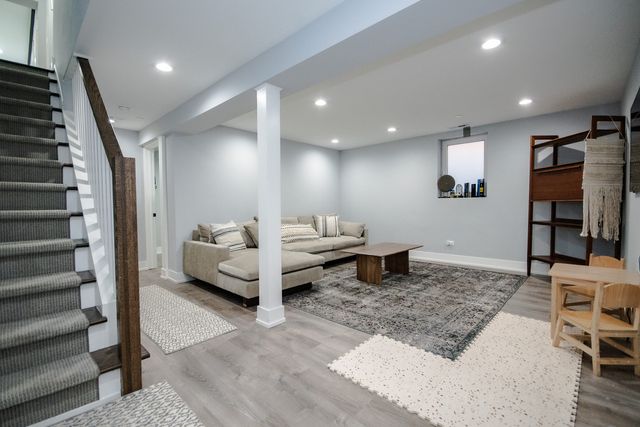 6630 N Trumbull Avenue, Lincolnwood, IL 60712