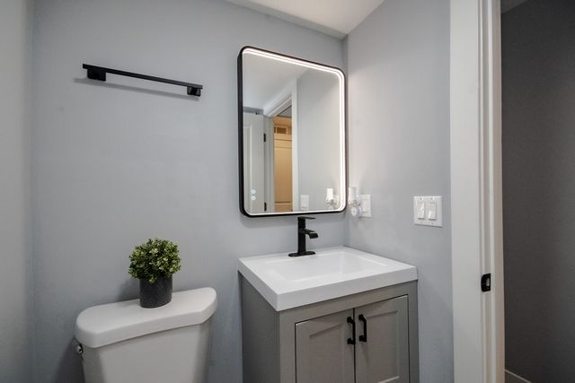 6630 N Trumbull Avenue, Lincolnwood, IL 60712