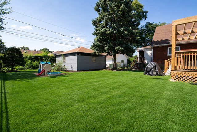 6630 N Trumbull Avenue, Lincolnwood, IL 60712