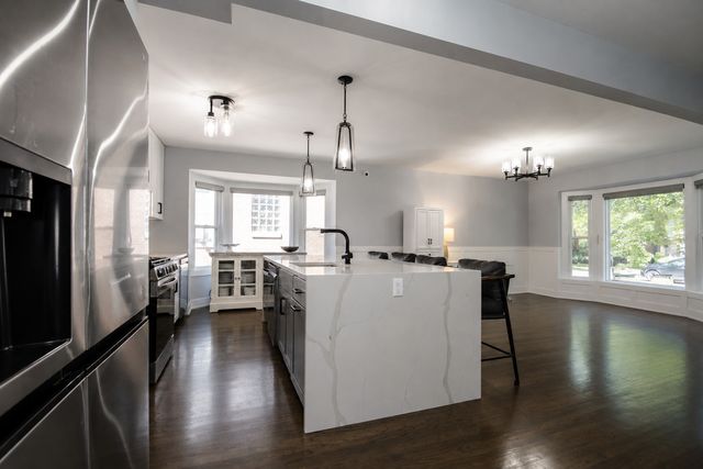 6630 N Trumbull Avenue, Lincolnwood, IL 60712
