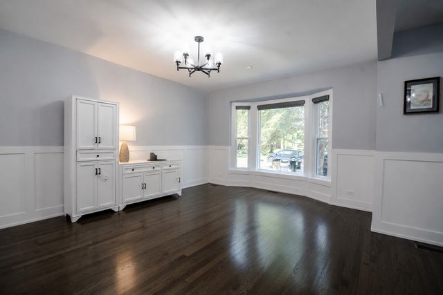 6630 N Trumbull Avenue, Lincolnwood, IL 60712