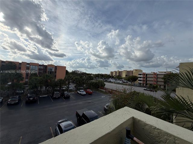 9390 W Flagler St 225C, Miami, FL 33174