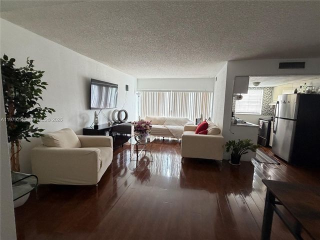 9390 W Flagler St 225C, Miami, FL 33174