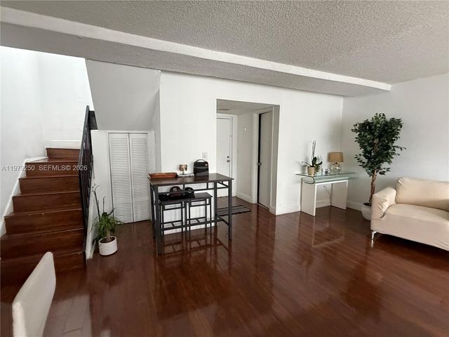 9390 W Flagler St 225C, Miami, FL 33174