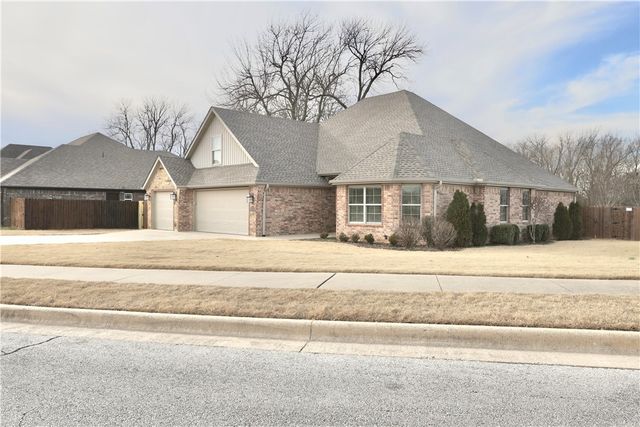 2500 Bridlecreek Road, Siloam Springs, AR 72761