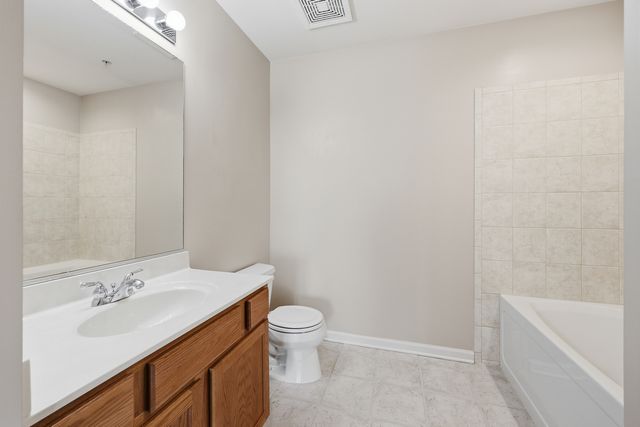 14 S Prospect Street 402, Roselle, IL 60172