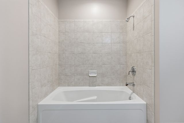 14 S Prospect Street 402, Roselle, IL 60172