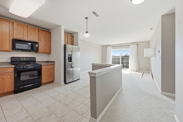 14 S Prospect Street 402, Roselle, IL 60172