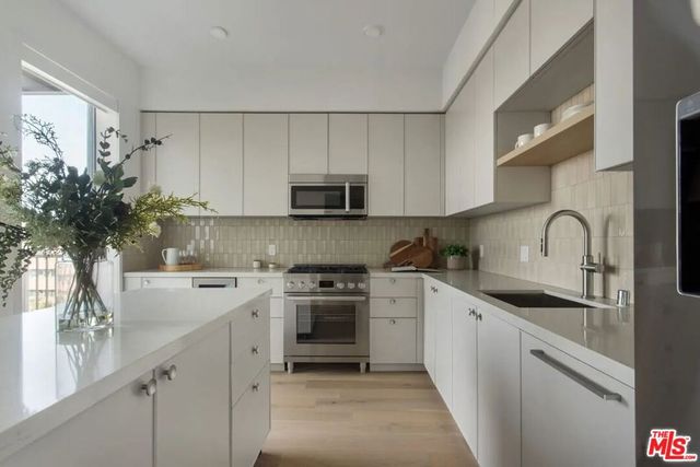 10310 Santa Monica Boulevard 522, Los Angeles, CA 90025