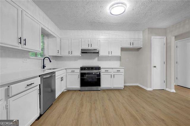 404 Ridgetop Drive NW, Acworth, GA 30102