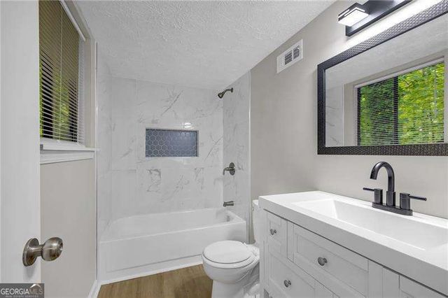 404 Ridgetop Drive NW, Acworth, GA 30102