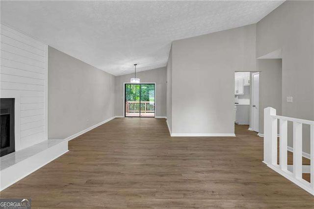 404 Ridgetop Drive NW, Acworth, GA 30102