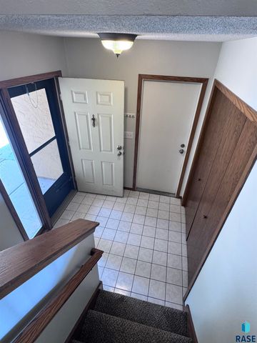4221 S Southeastern Ave, Sioux Falls, SD 57103